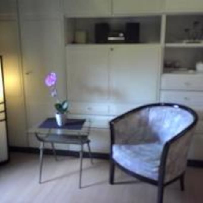Grande chambre double
coin salon.