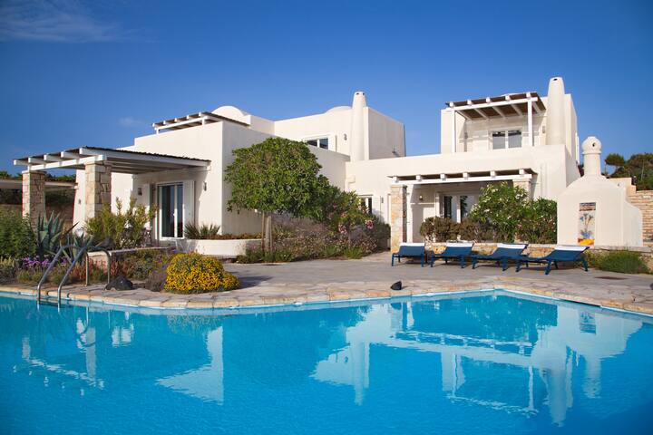 The Dome House Retreat – on the Caldera gallery image 5