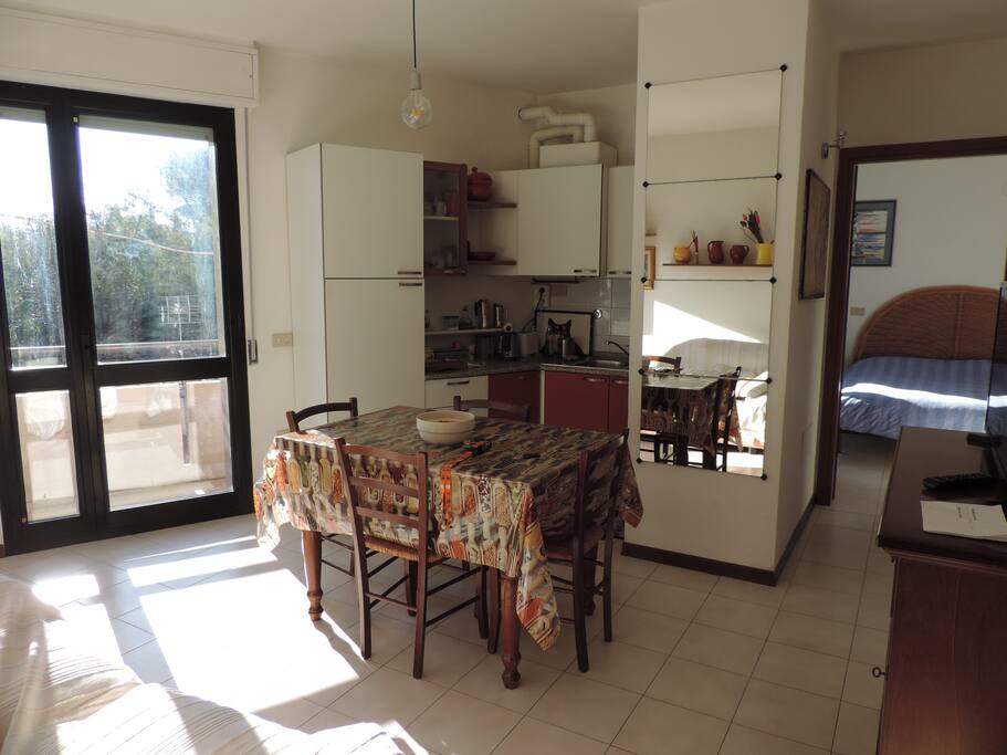 Soggiorno con angolo cucina
