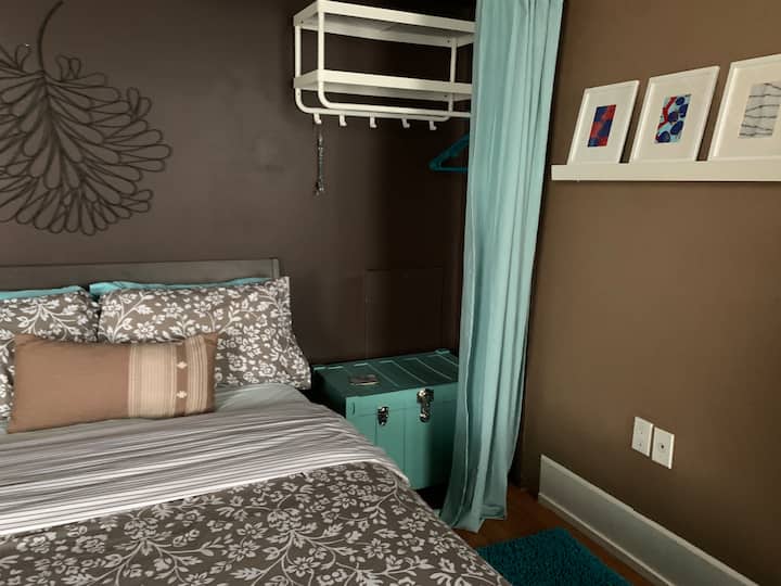 Bafu la ghorofa ya pili, kitanda aina ya queen 