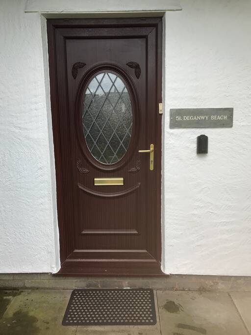 Welcome to 51 deganwy beach