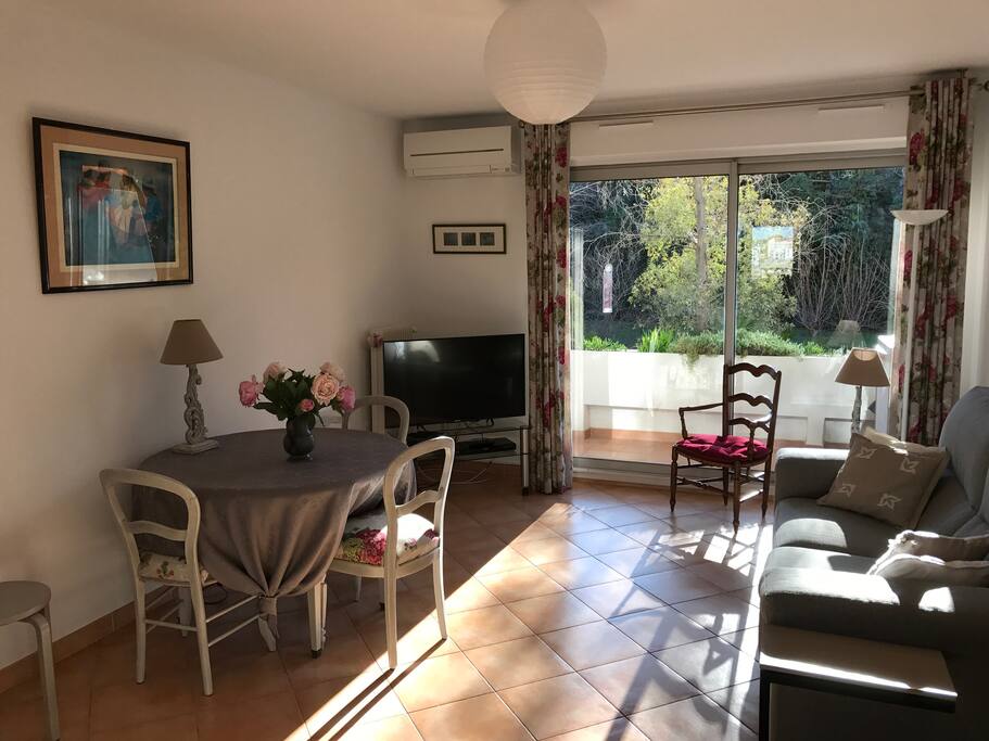 Séjour baigné de soleil