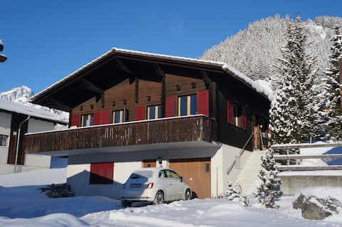 Sunny modern Chalet "Pura Vida" near slopes 10min