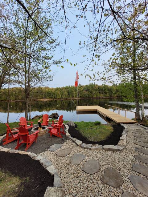 Lakefront Cottage in Muskoka on Healey Lake