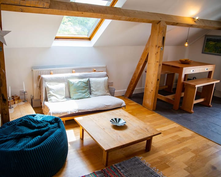 Stylish Studio Apartment In Remote S Shropshire. - Shropshire