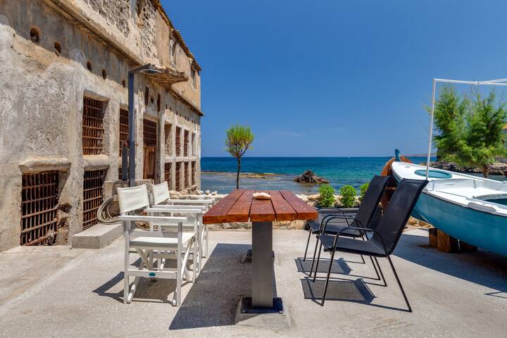 Pazzl- Rustic sea-side living gallery image 5