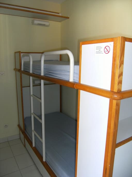 chambre avec lit superposé