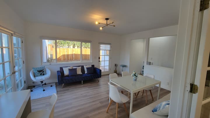 Modern 2b1b Full Kitchen Santana Row - Santa Clara, CA