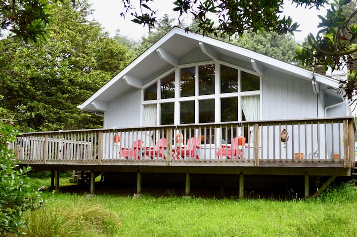 Mysthaven - Beach House in the Woods!