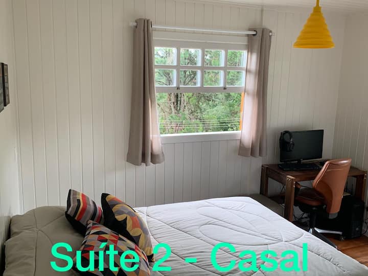 Superior Suite 2 ორადგილიანი საწოლით, კარადათი და საწერი მაგიდით, ლამაზი ხედით და ინტეგრირებული ზედა დახლთან, ჰამაკით დასასვენებლად!