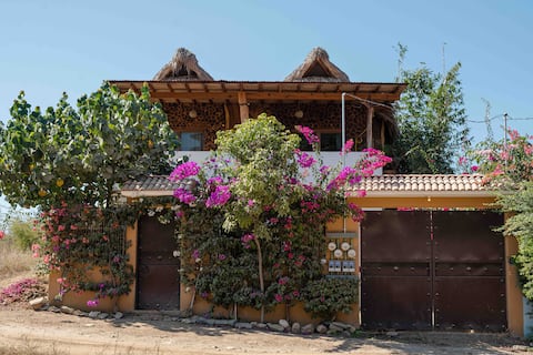 Rustic 'Casa Cerro' with a pool