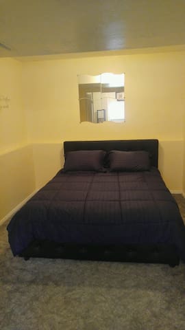 Nice, Cozy Private Studio Bedroom w/ Private Bath