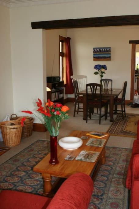 Lounge & dining rooms