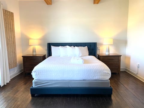 Rm. 213 | Romantic Suite + Lovely Lake View