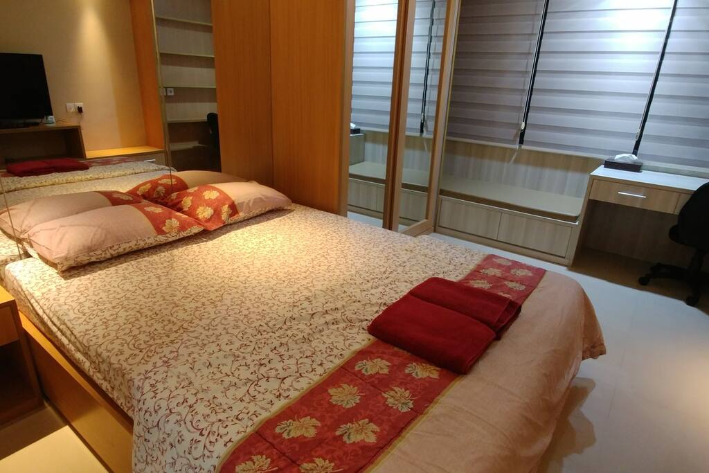 Queen bed