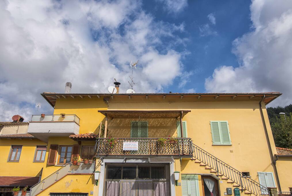 Ingresso con terrazzo casa FLORINDA