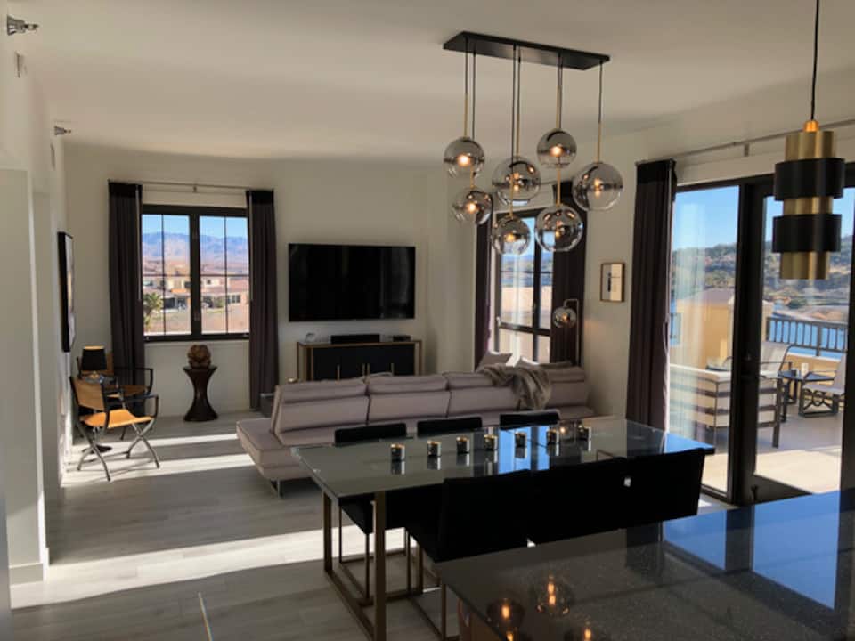 PENTHOUSE Lake Las Vegas 2 Bedroom Terrace Suite — photo 1