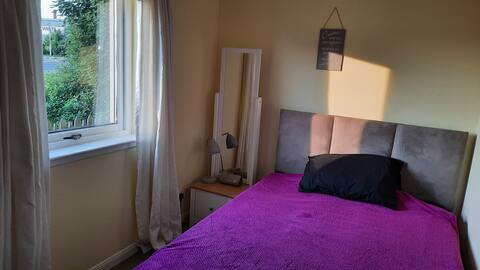 Double room with good transport links