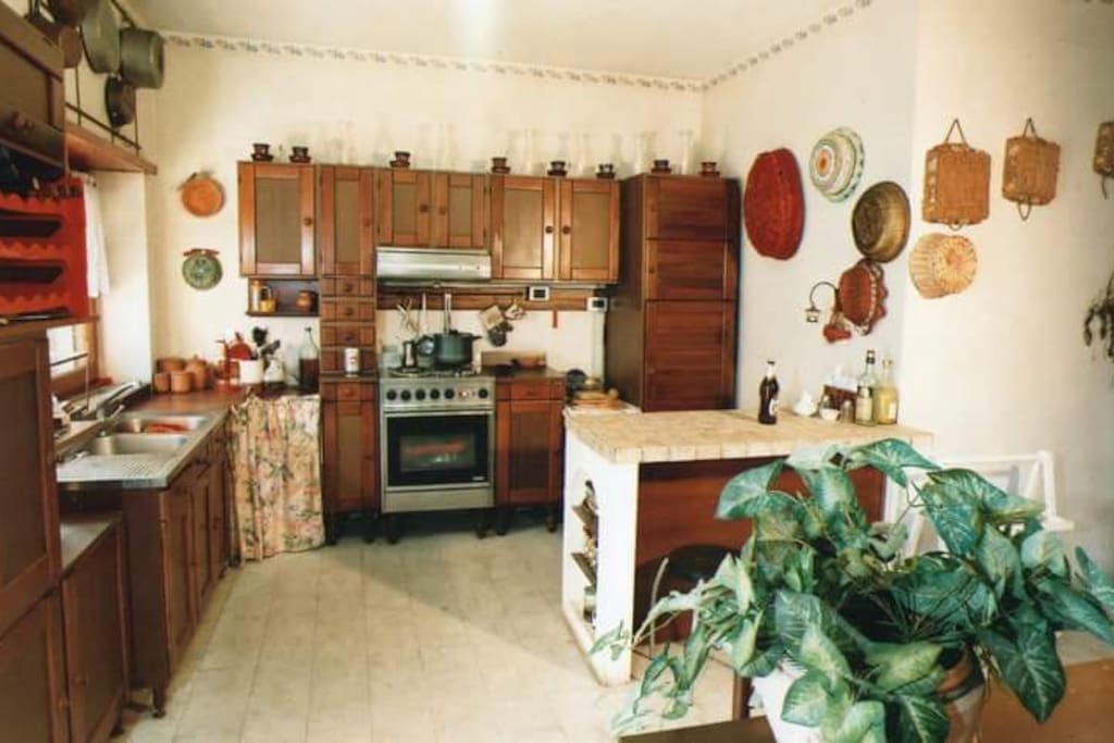 kitchen full equipped