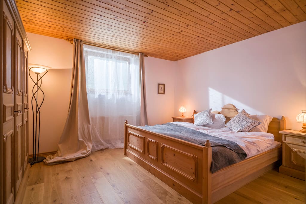 Schlafzimmer Vollholz