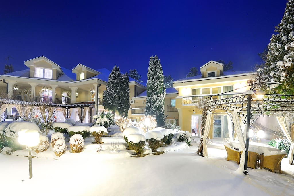 The winter - view on the villa