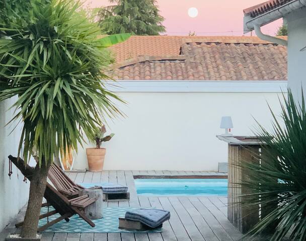 Maison + piscine sans vis à vis, parking & tram