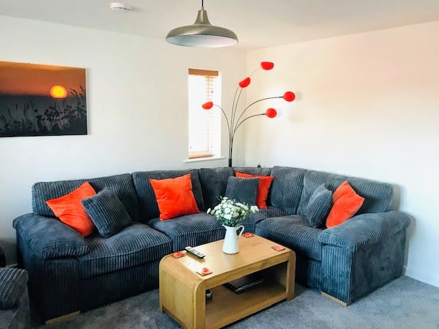 Popular Airbnb listing: A Modern Holiday Home in the Heart of St Merryn in St. Merryn