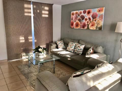 Top Airbnb: Complete house in private (AvTecnológico) Excellent in Celaya