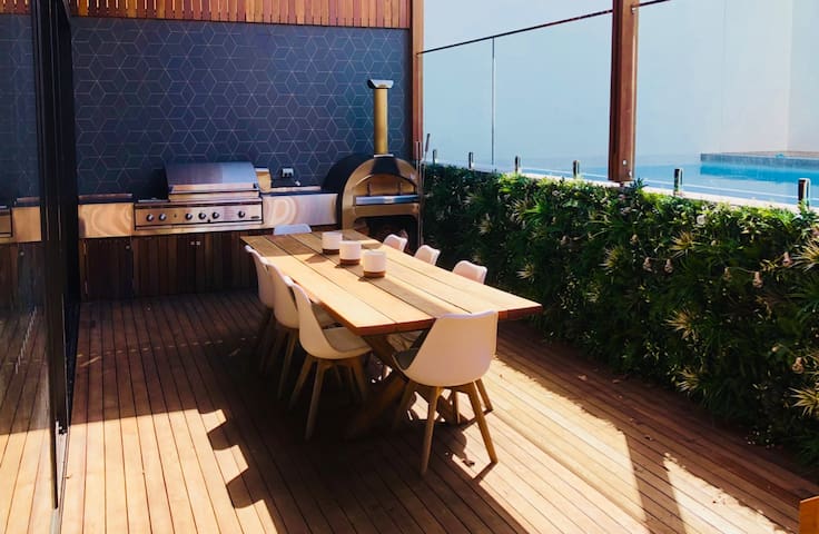 Lennox Head Luxury Entertainer