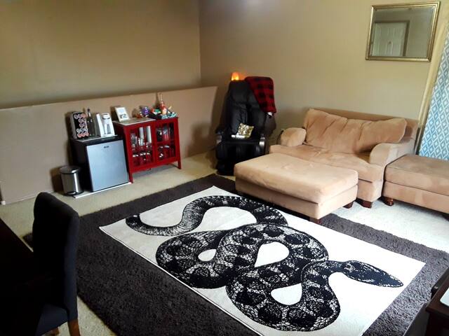 Small room with bonus space