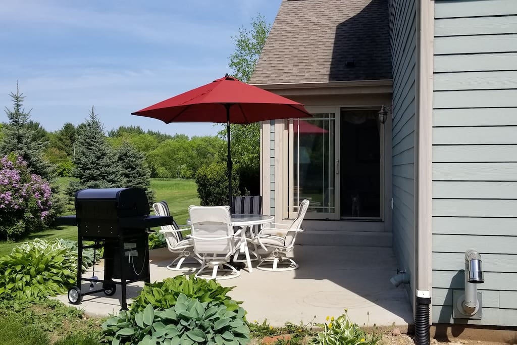 Patio with Grill