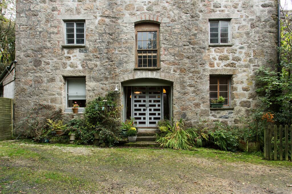 The imposing entrance to The Mill with the four shallow steps for access