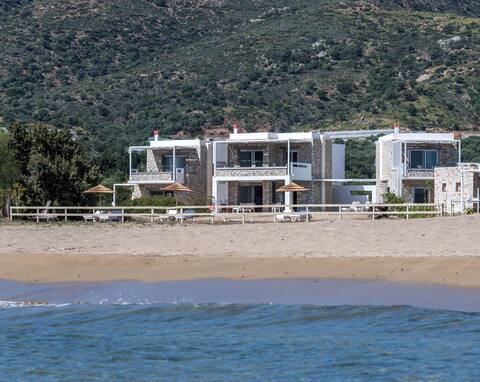 Kedros -Cedar Bay Beachside Villas - Private pool