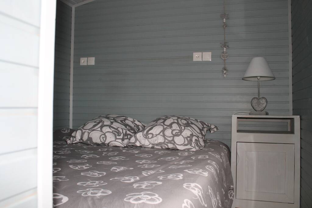 Chambre cosy avec excellente literie en 160