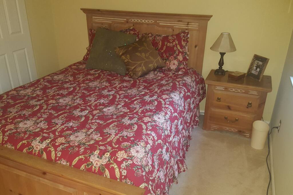 Bed Queen size