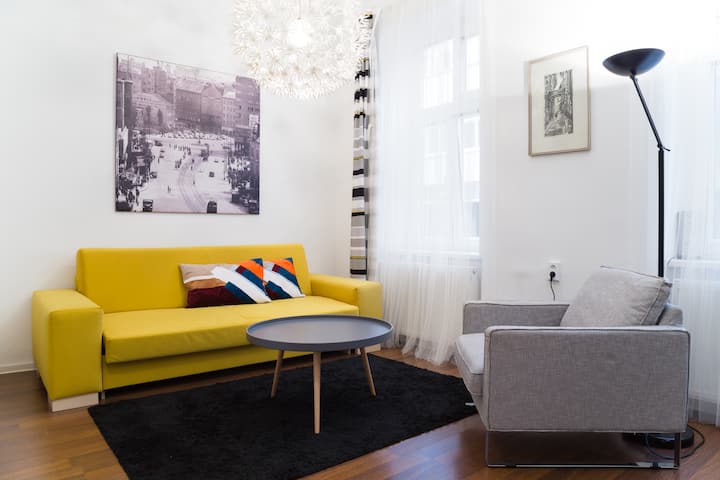 01 Simple Perfect Apartment - Bratislava