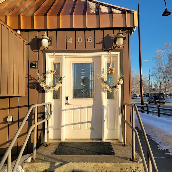 Lovely 2 bedroom apartment in downtown Fairbanks. Apartments for Rent