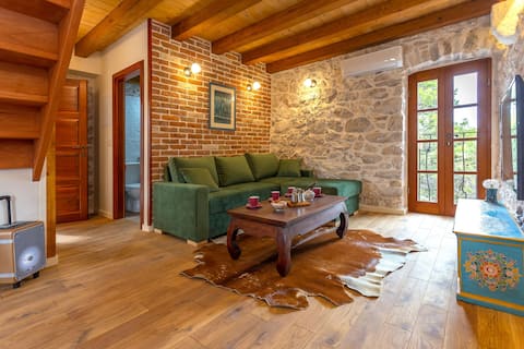 Top performing Airbnb: Rustica House in Lozovac