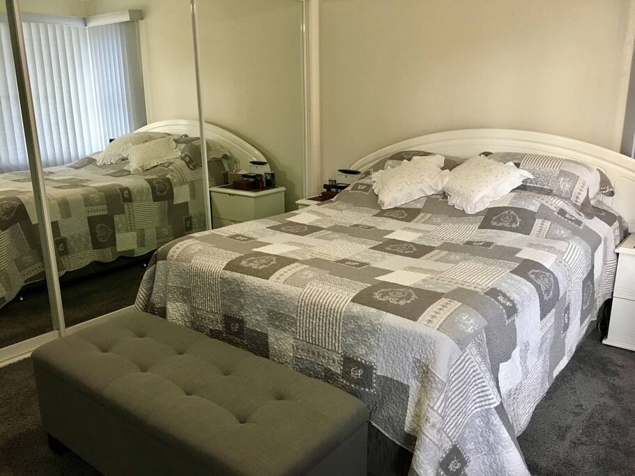 Main Bedroom Queen Bed