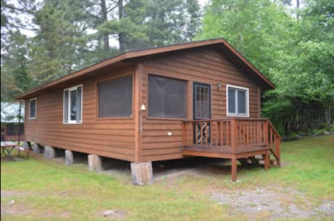 Lakeside, Family Friendly Cabin