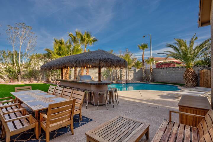 EPIC 5 bd/3ba Resort Pool 9 mins to Vegas Strip! gallery image 3