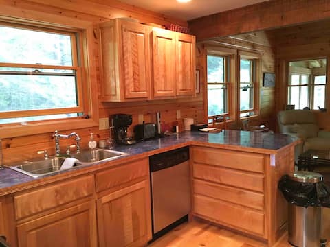 The Tree House at Bottle Lake