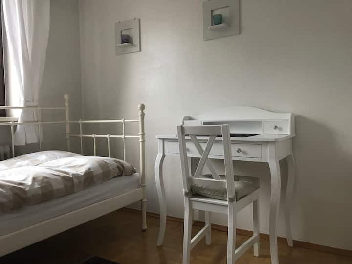 Charmantes Privatzimmer in Ismaning III