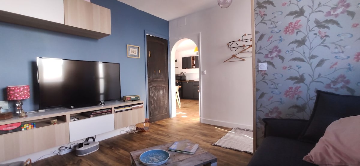 Beliebte Airbnb-Anzeige: T3-duplex cozy, renovated and bright. Full south view in La Bourboule