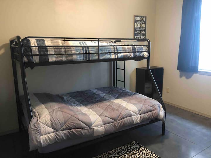 საძინებელი 1