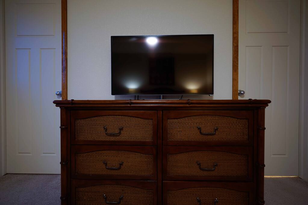 32 in. Smart TV Netflix and YouTube