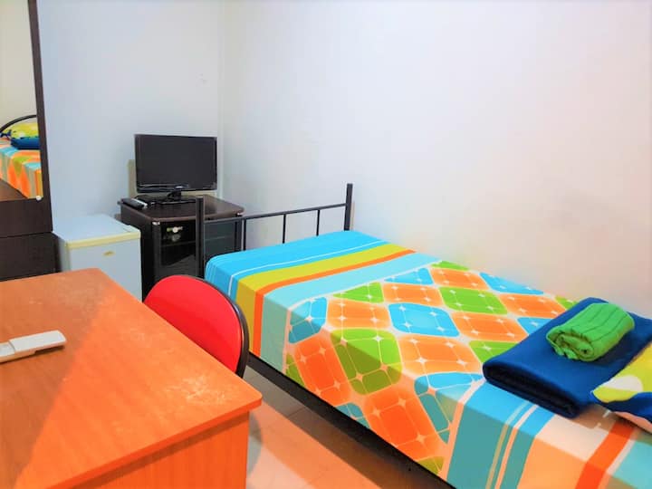 Postwar Singlebed Rm*ba, 3min To Aljunied Mrt - Singapore