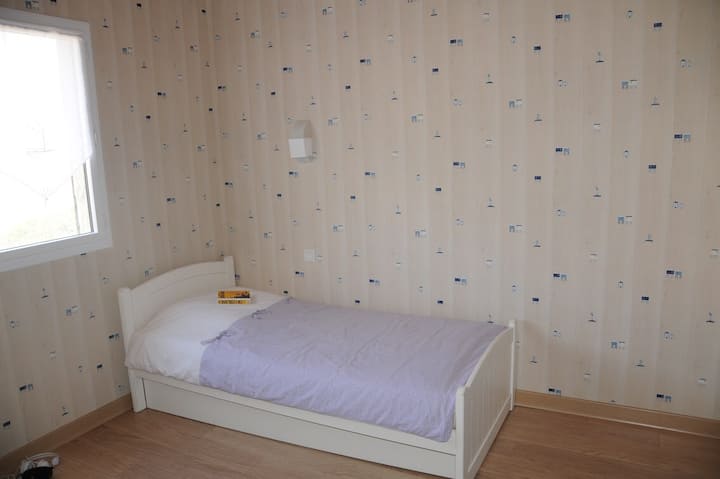 Detská izba (2 jednolôžka) vo veľmi prímorskom prostredí!