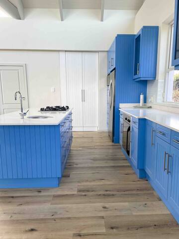 The Break at Kom gallery image 5