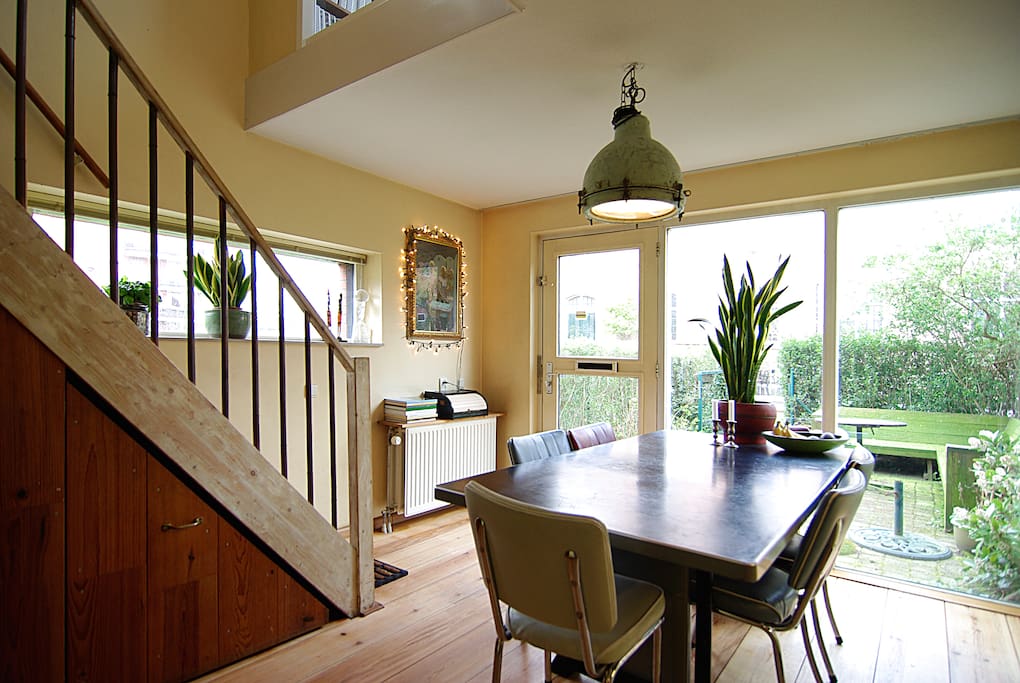 Diningroom / kitchen, adjacent to the nice private garden.